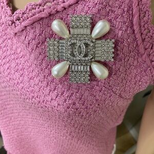 Authentic CHANEL Crystal And Faux Pearl CC
Cross Brooch
